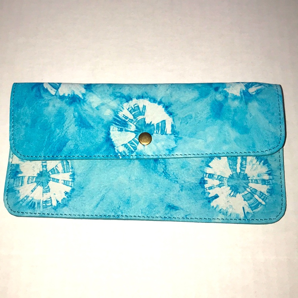 💙Anthropologie turquoise leather tie dye pouch💙